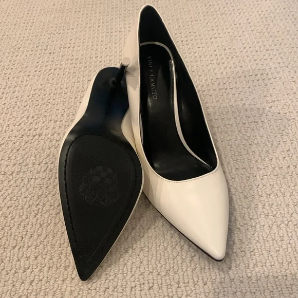 Brand new/never worn Vince Camuto white leather heels - Picture 3 of 3